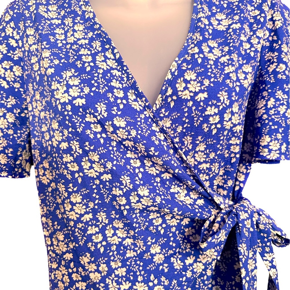 Spring/Summer Wrap Dress - Picture 4 of 6